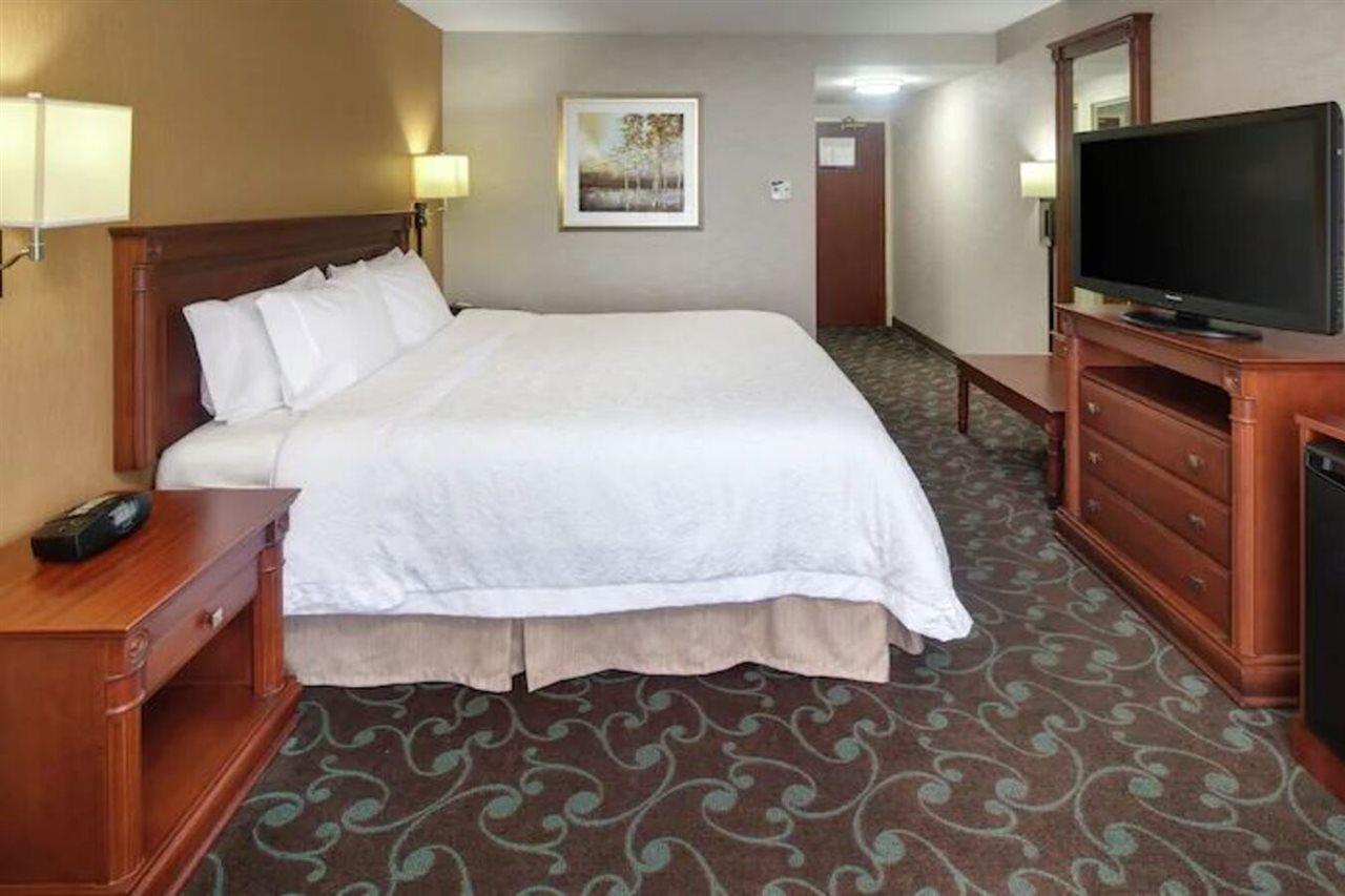 Hampton Inn & Suites By Hilton Toronto Airport Mississauga Exterior foto