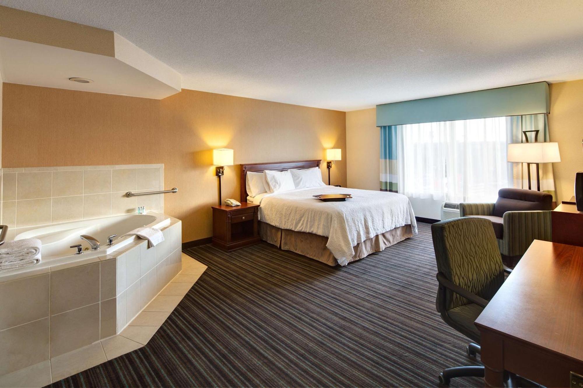 Hampton Inn & Suites By Hilton Toronto Airport Mississauga Exterior foto