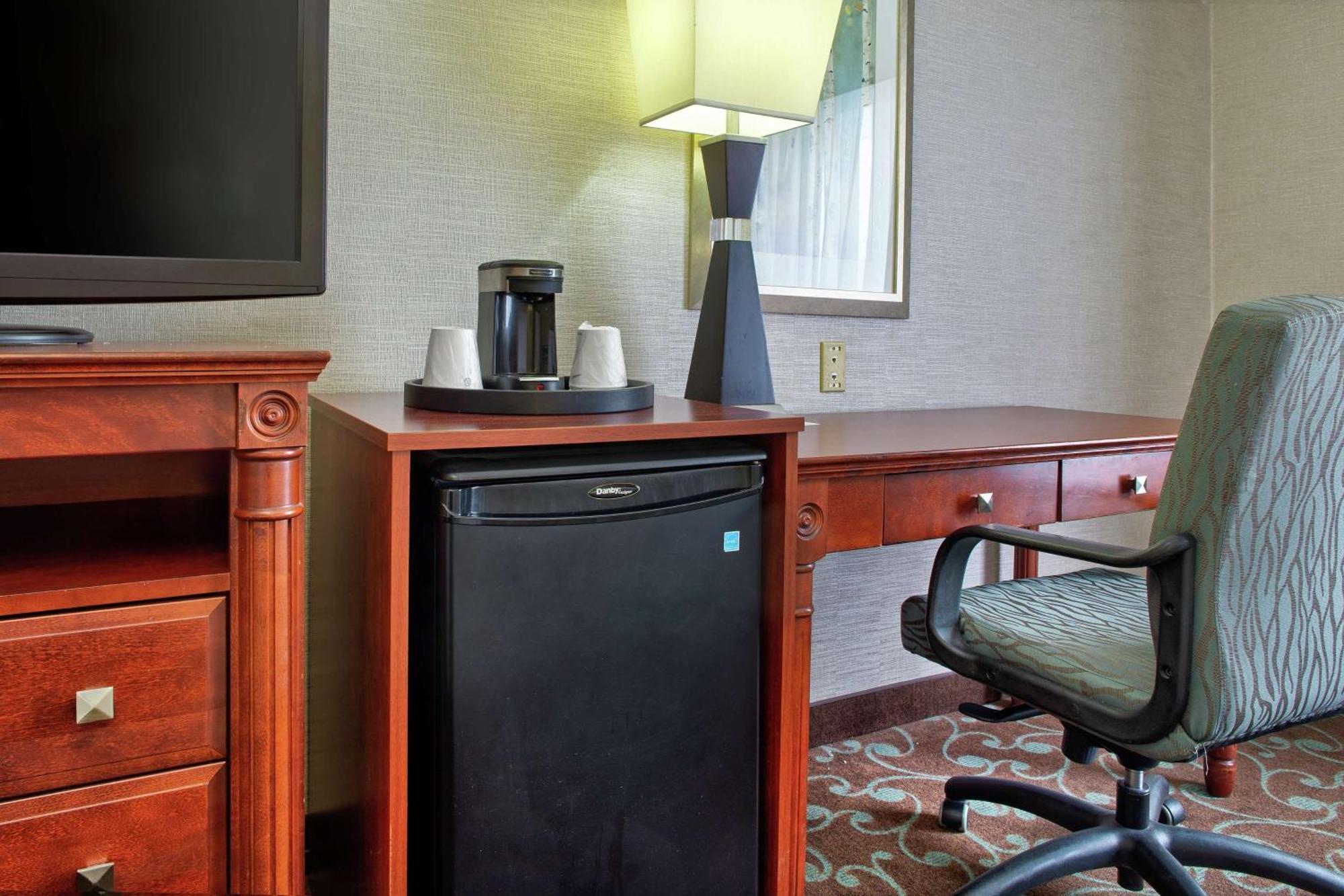 Hampton Inn & Suites By Hilton Toronto Airport Mississauga Exterior foto